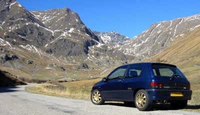 Clio Williams & montagne.jpg